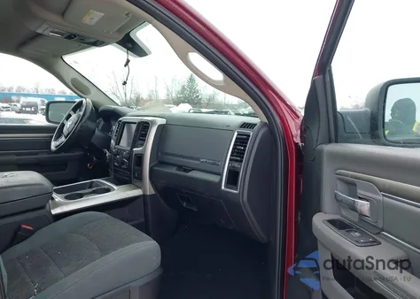 2018 Ram 1500 Big Horn 4X4 6'4 Box z USA, uszkodzony, nr VIN 1C6RR7GG0JS229011